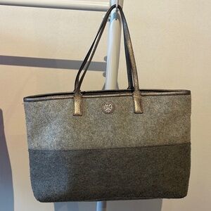 COA: Tory Burch felt handbag gray with silver handles
